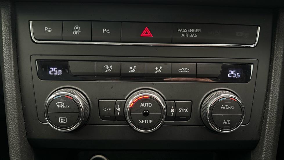 Air Conditioning /Dual Climate Control/Auto Stop/Start/Auto Park 