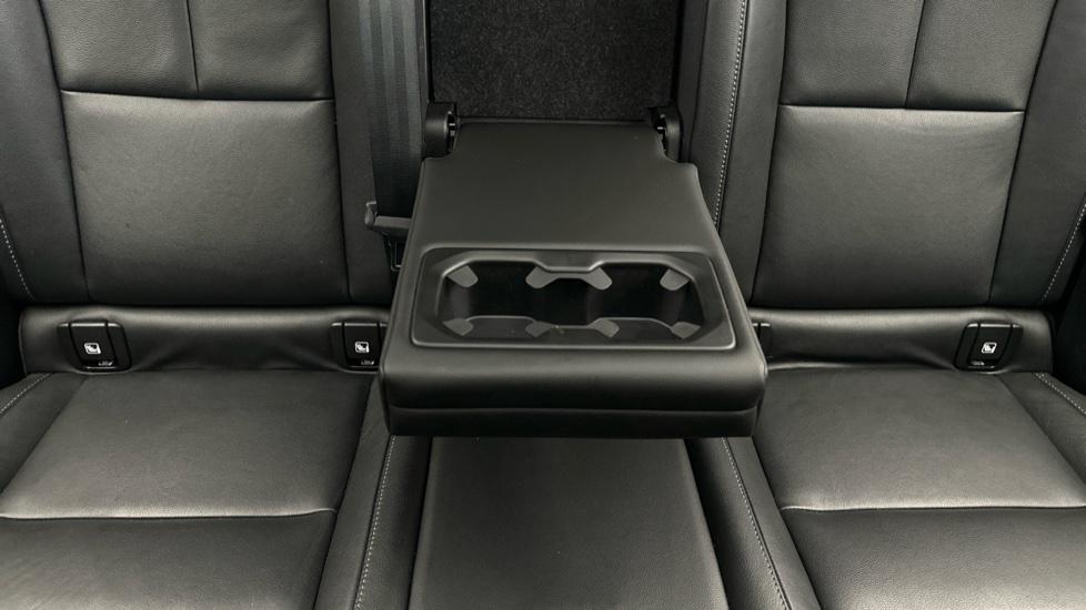 Rear Armrest/ Cup Holder