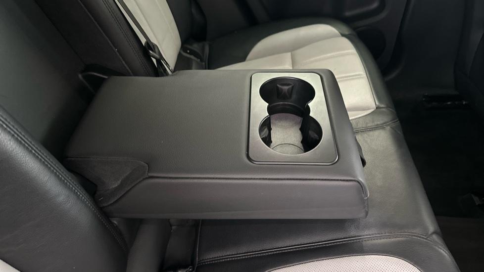 Rear Armrest/ Cup Holder