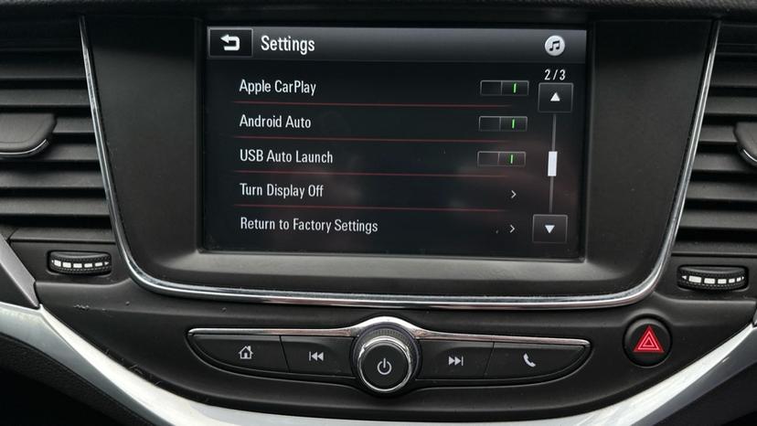 Apple CarPlay/Android Auto 