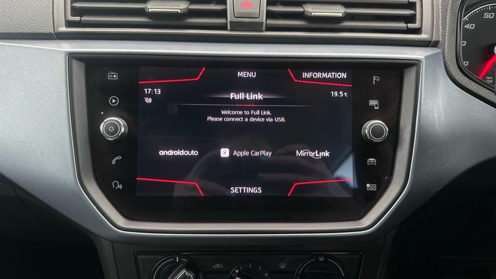 Apple Car Play & Android Auto