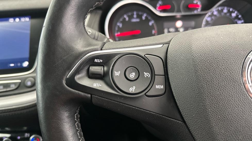 Cruise Control / Speed Limiter / Heated Steering Wheel 