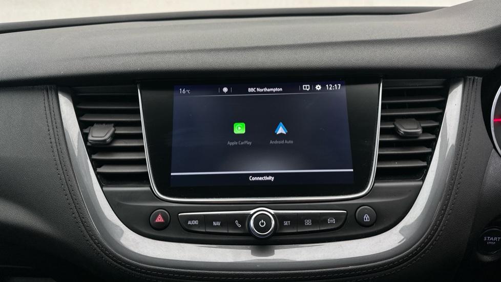 Apple Car Play & Android Auto