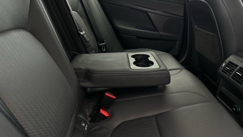 Rear Armrest/ Cup Holder