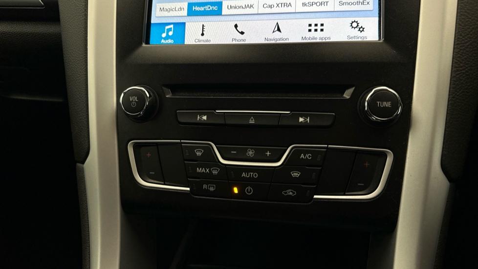 Air Conditioning /Dual Climate Control 