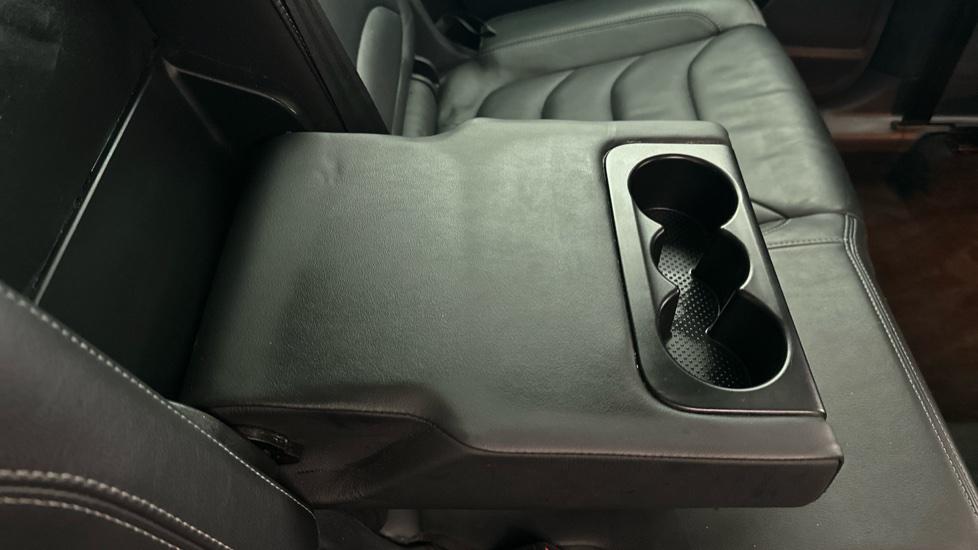 Rear Armrest/ Cup Holder