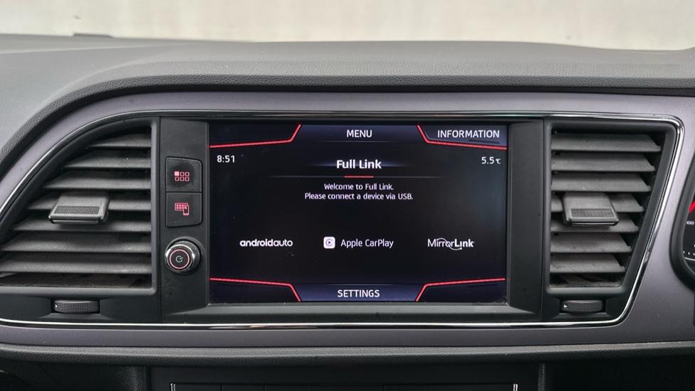 Apple Car Play & Android Auto