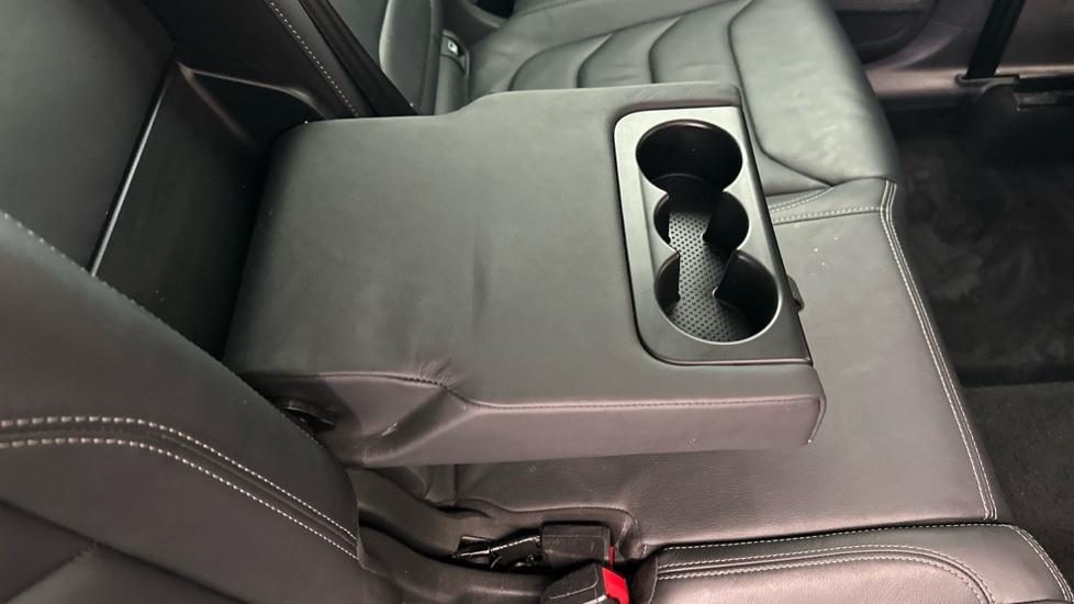 Rear Armrest/ Cup Holder