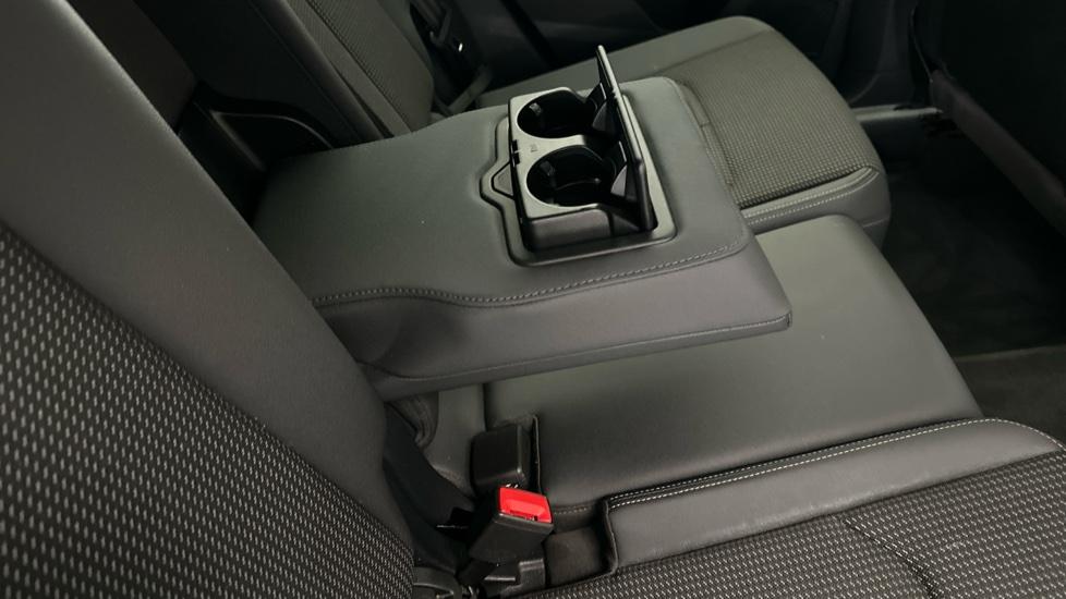 Rear Armrest/ Cup Holder