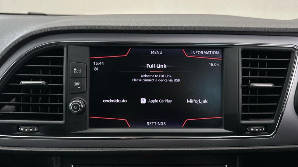 Apple Car Play & Android Auto