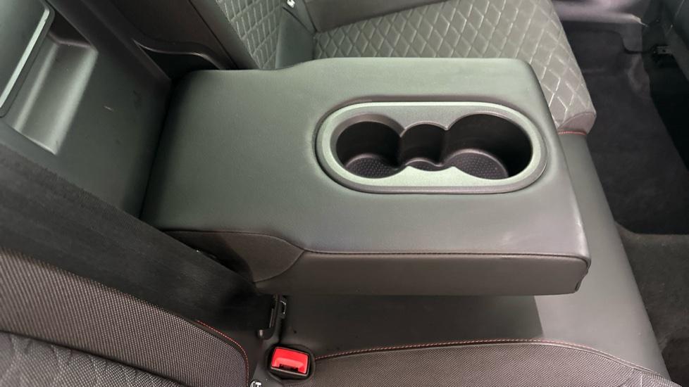 Rear Armrest/ Cup Holder