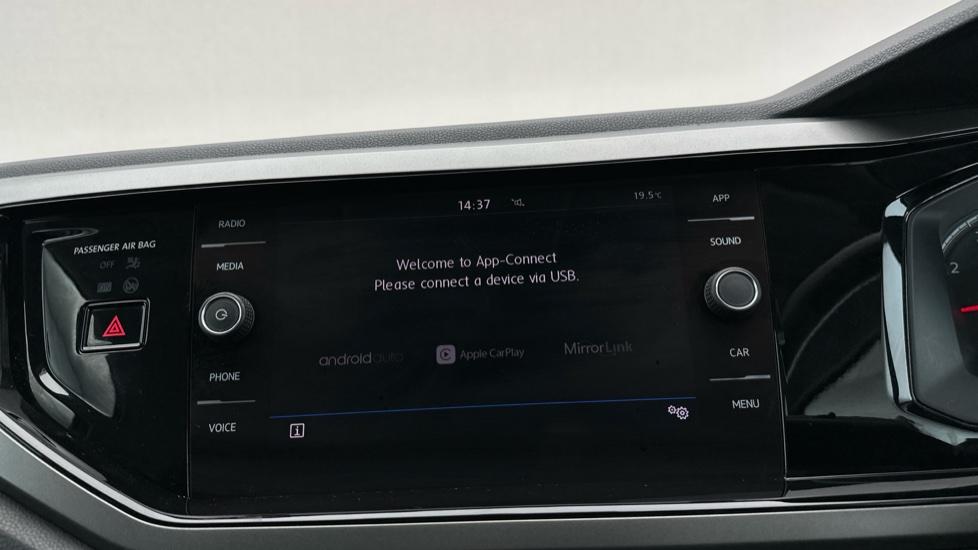 Apple Car Play & Android Auto