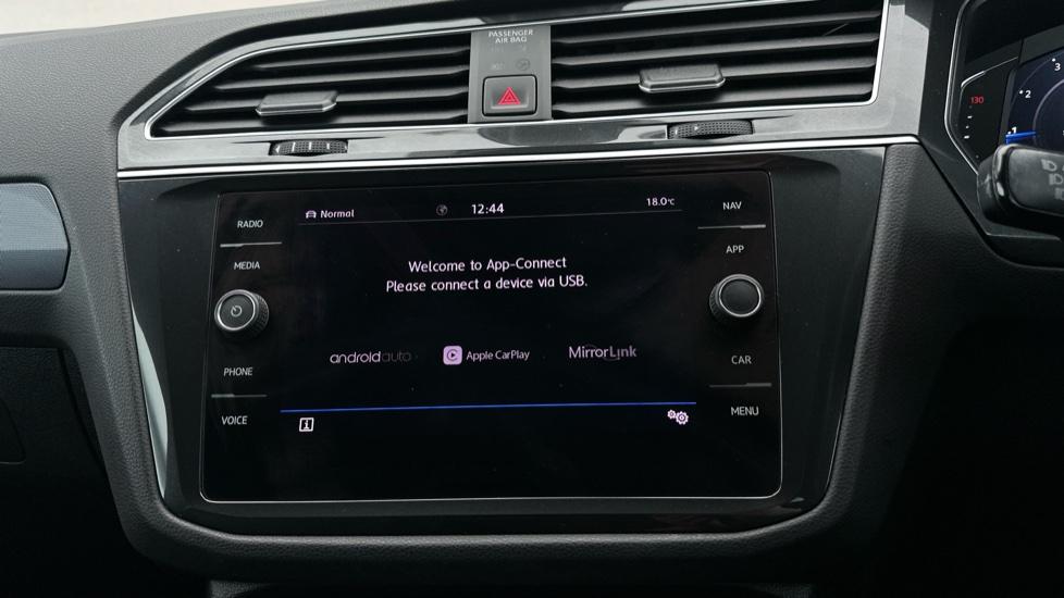 Apple Car Play & Android Auto