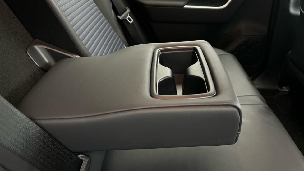 Rear Armrest/ Cup Holder