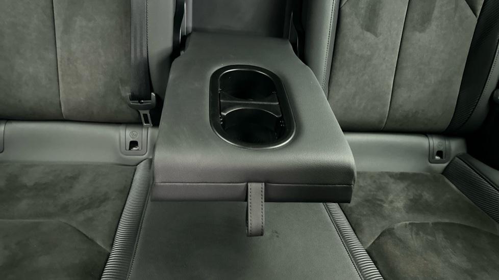 Rear Armrest/ Cup Holder