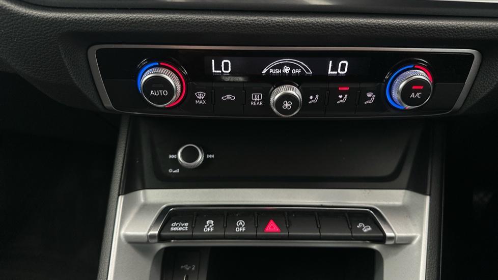 Auto Stop/Start/Air Conditioning /Dual Climate Control 