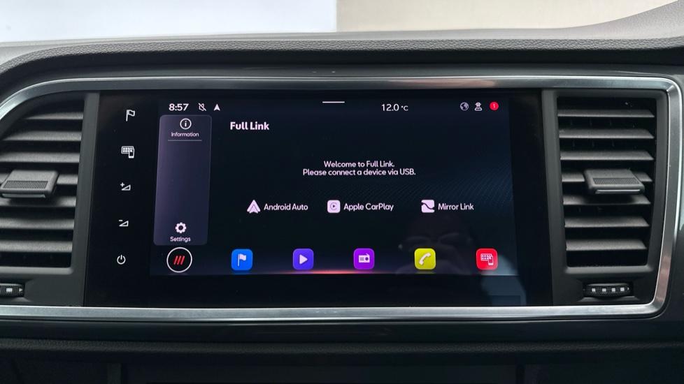 Apple Car Play & Android Auto