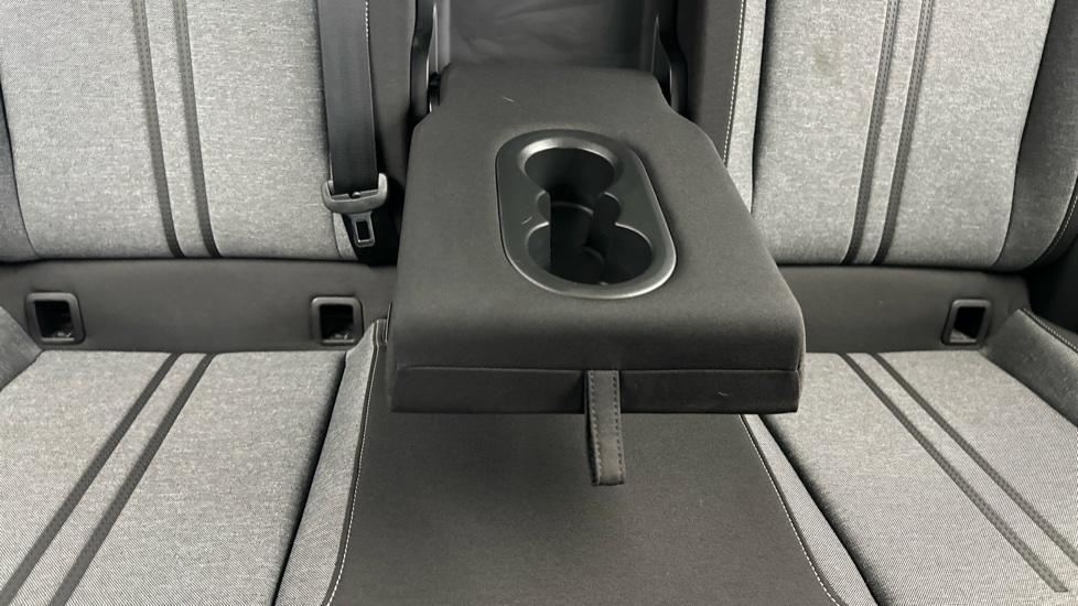 Rear Armrest/ Cup Holder