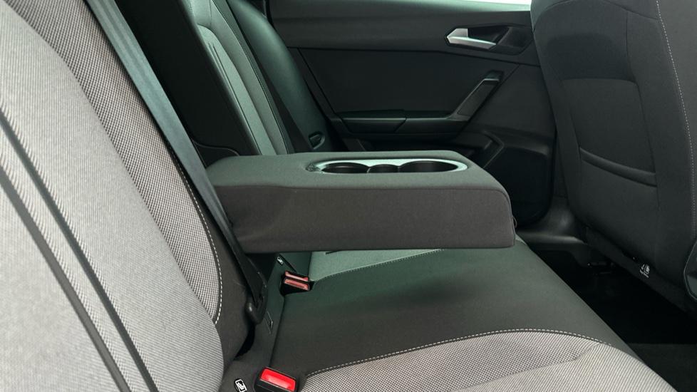 Rear Armrest/ Cup Holder