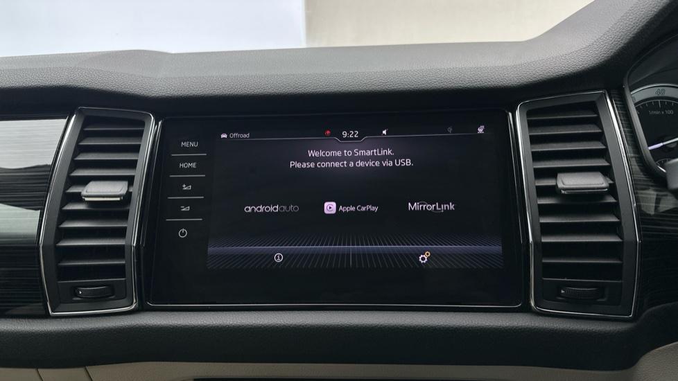 Apple Car Play & Android Auto