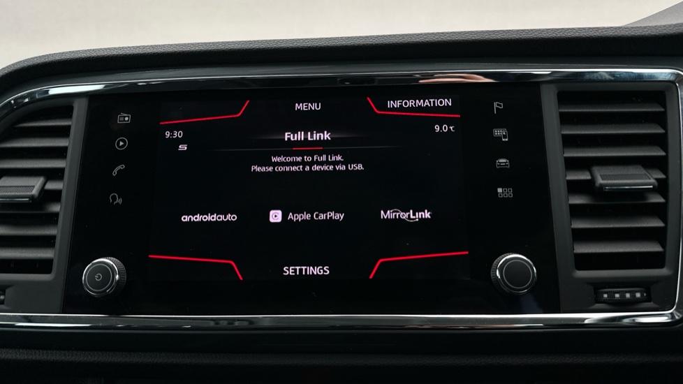 Apple CarPlay / Android Auto 