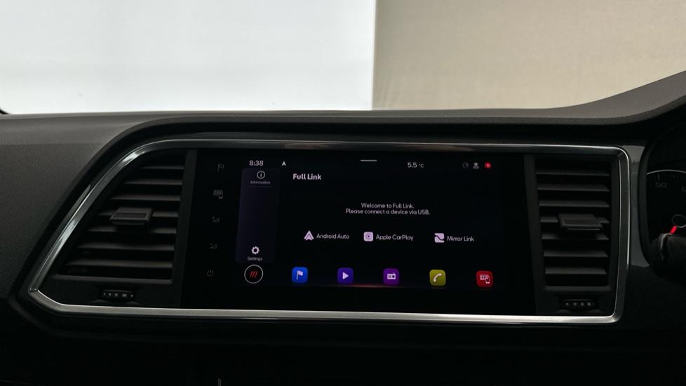 Apple Car Play & Android Auto