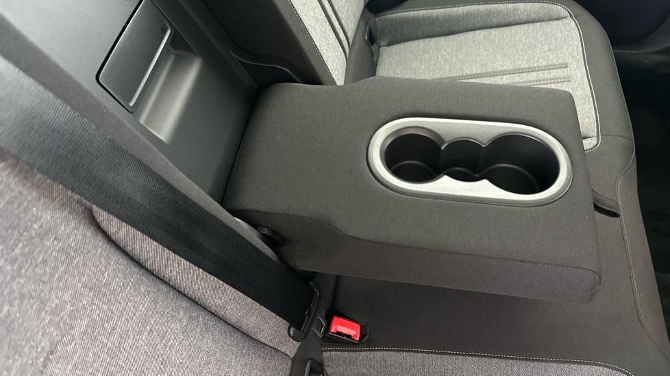 Rear Armrest/ Cup Holder