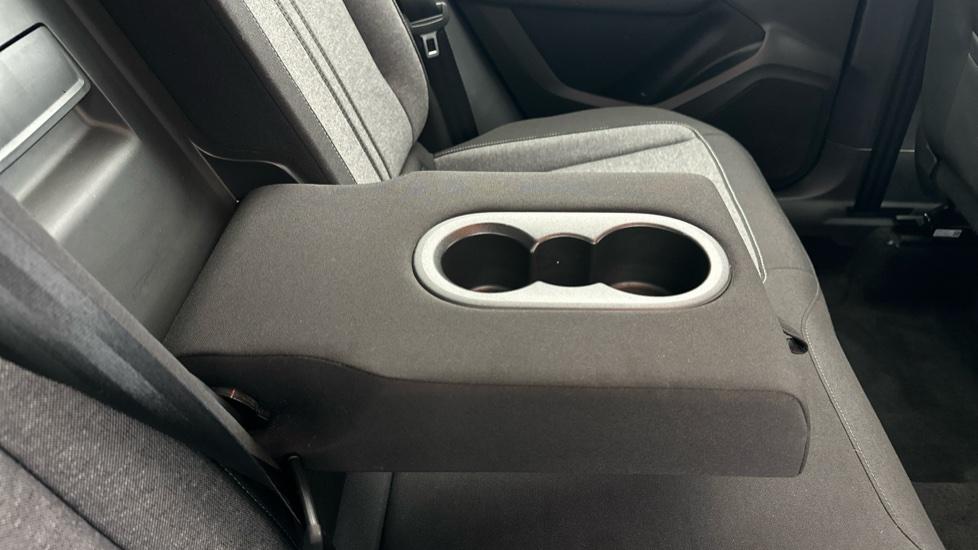 Rear Armrest/ Cup Holder