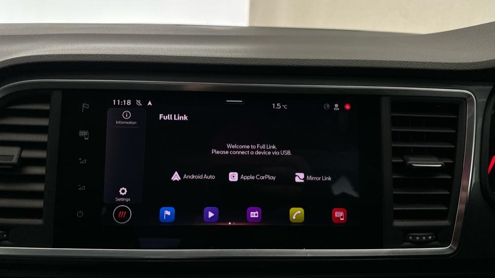 Apple Car Play & Android Auto