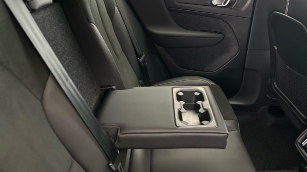 Rear Armrest/ Cup Holder