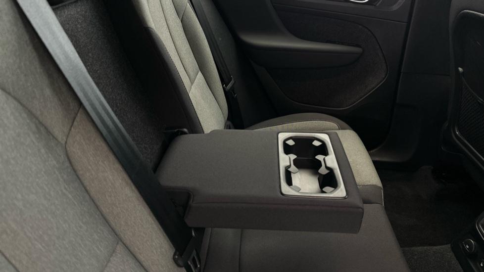 Rear Armrest/ Cup Holder