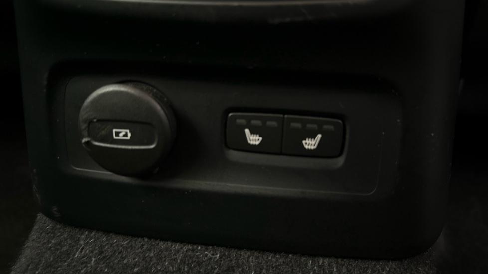 Rear heated seats 