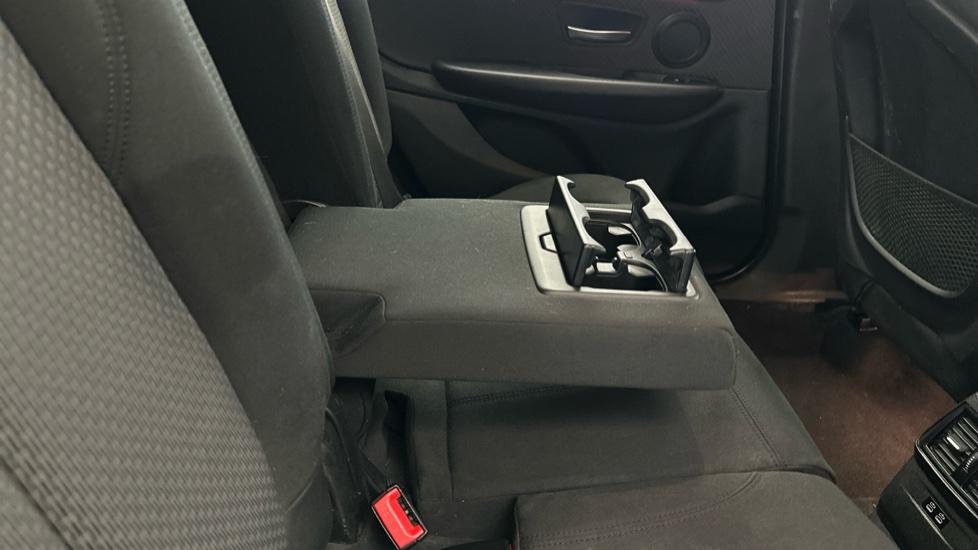 Rear Armrest/ Cup Holder