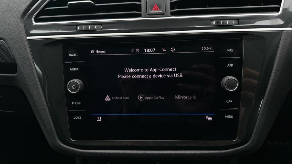 Apple Car Play & Android Auto