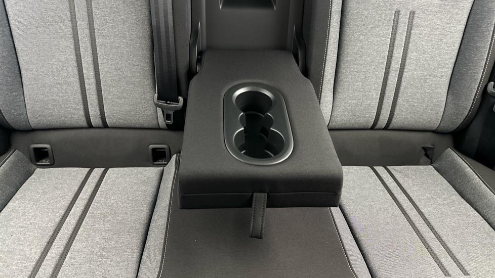 Rear Armrest/ Cup Holder