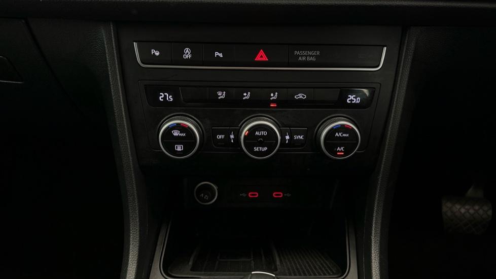 Auto Stop/Start/Auto Park /Air Conditioning /Dual Climate Control 