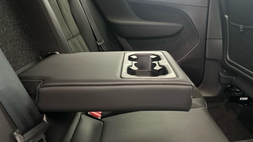 Rear Armrest/ Cup Holder