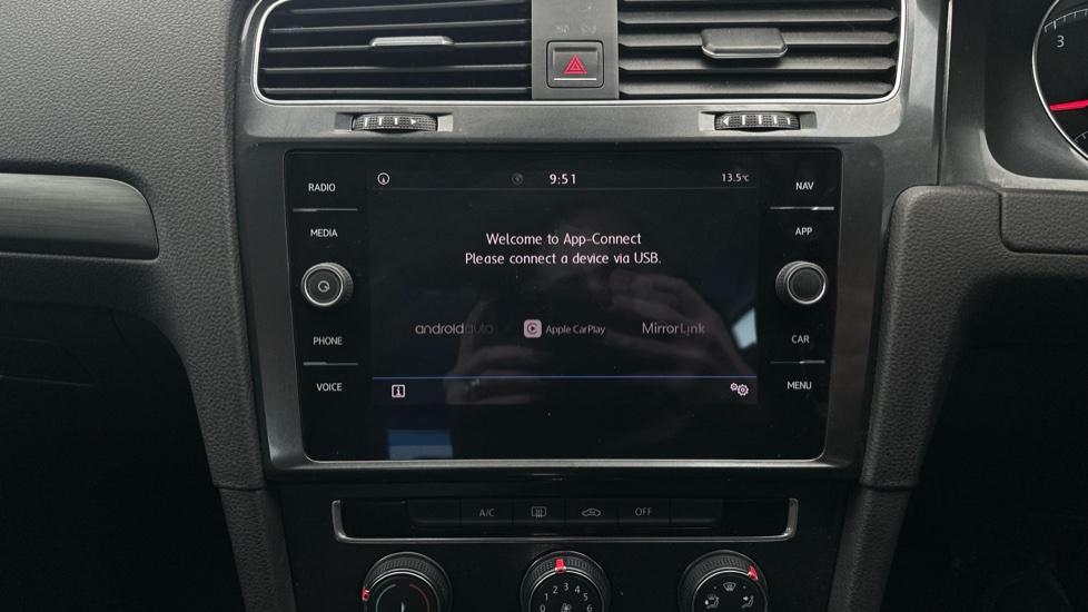 Apple Car Play & Android Auto