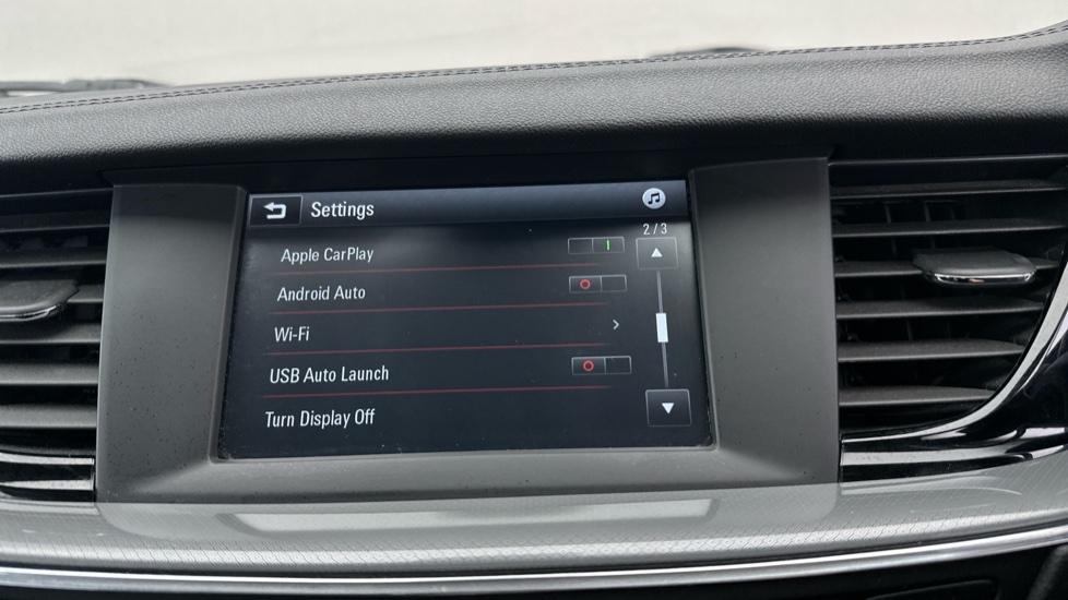 Apple Car Play & Android Auto