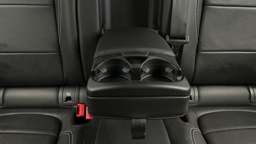 Rear Armrest/ Cup Holder