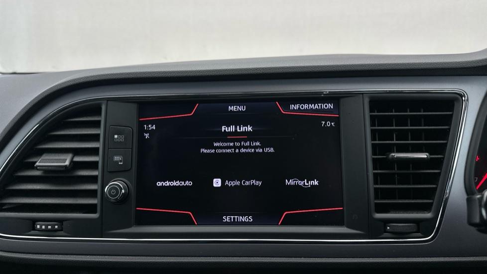 Apple Car Play & Android Auto