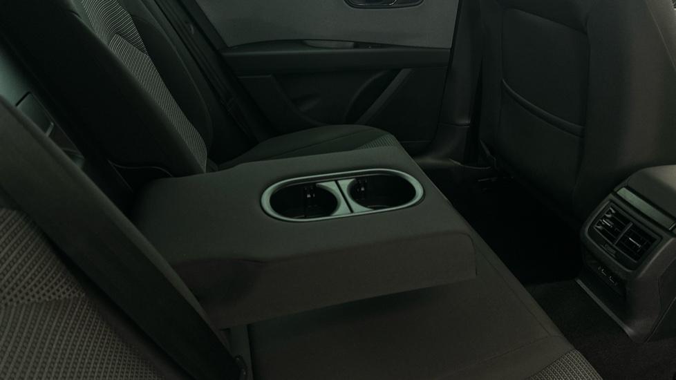 Rear Armrest/ Cup Holder