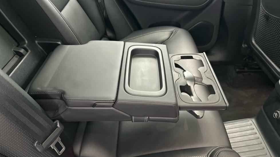 Rear Armrest/ Cup Holder