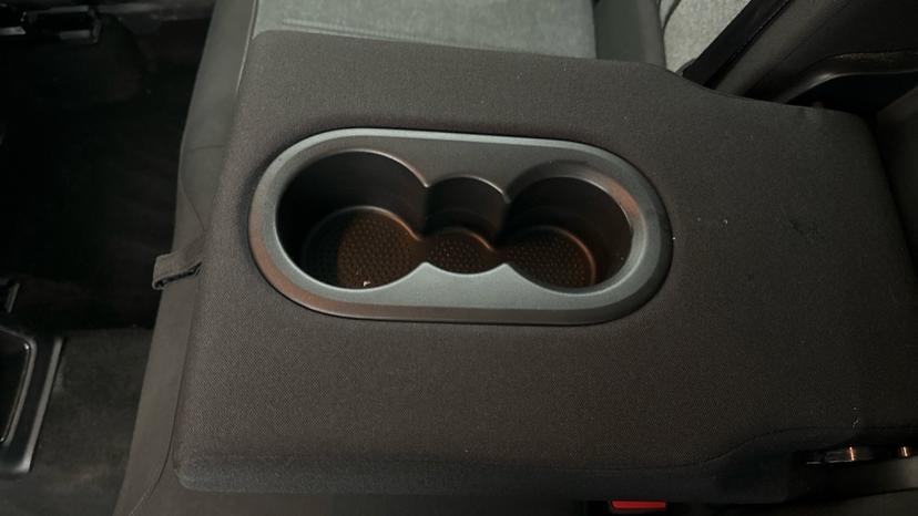 Rear Armrest/ Cup Holder