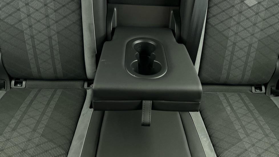 Rear Armrest/ Cup Holder