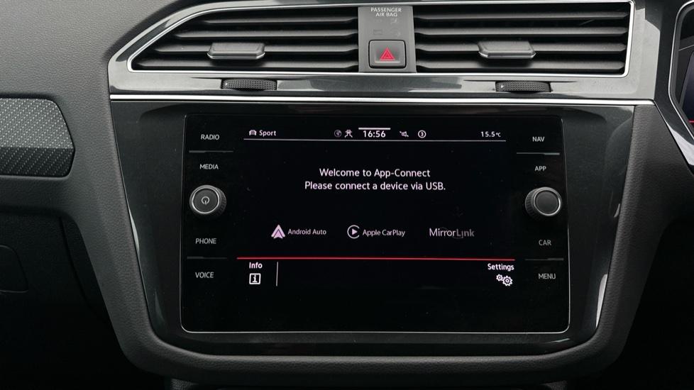 Apple Car Play & Android Auto