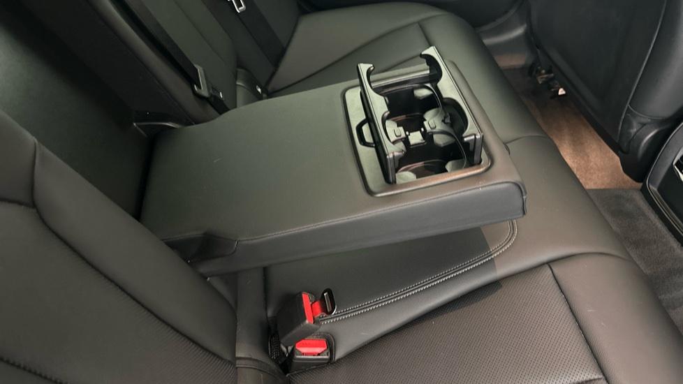 Rear Armrest/ Cup Holder