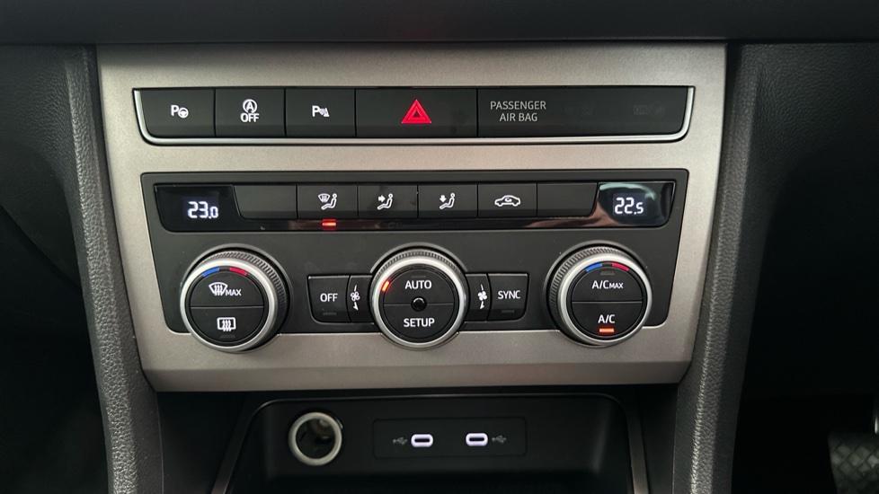 Air Conditioning /Dual Climate Control 