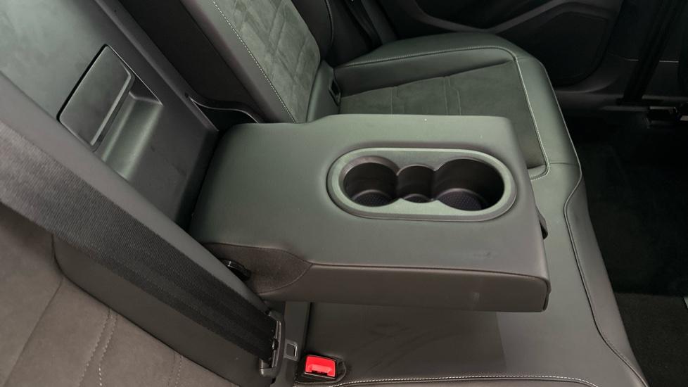 Rear Armrest/ Cup Holder