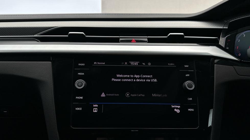 Apple Car Play & Android Auto